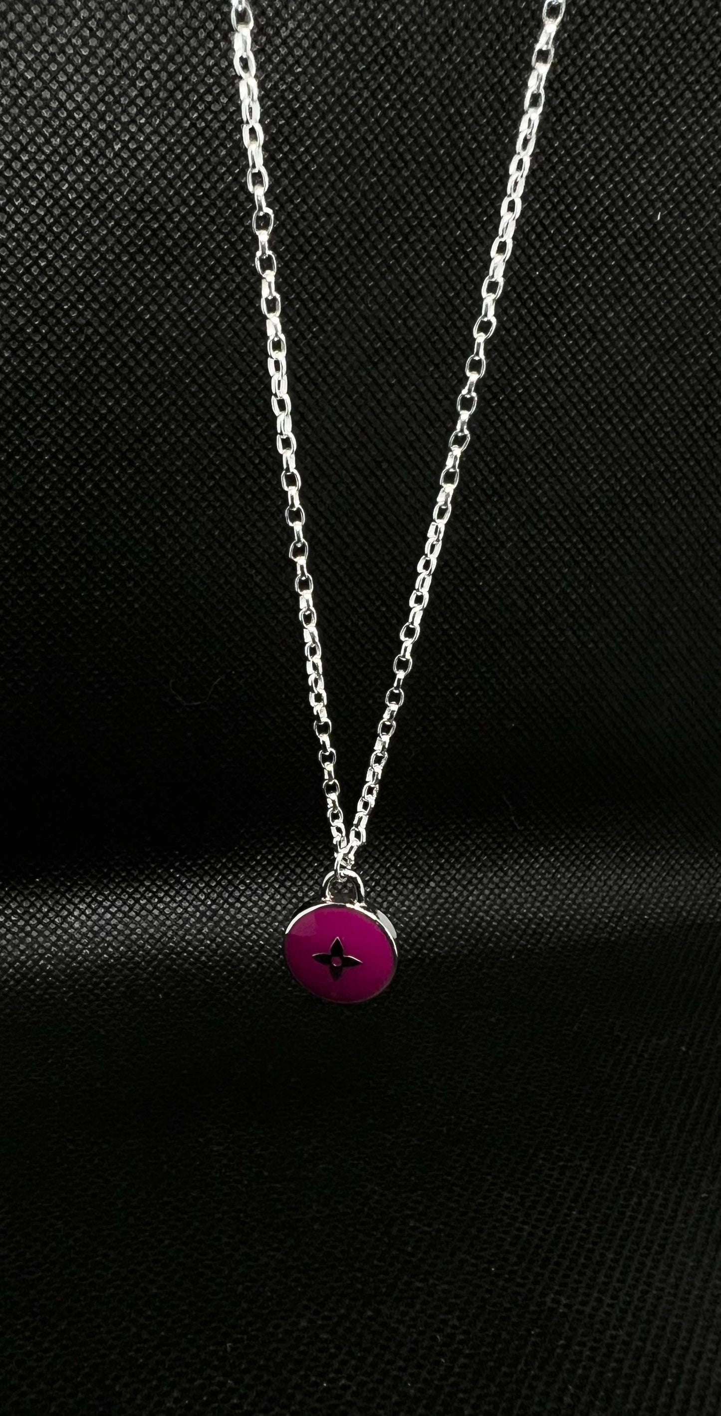 16" Pink LV Pendant Oval Belcher Necklace